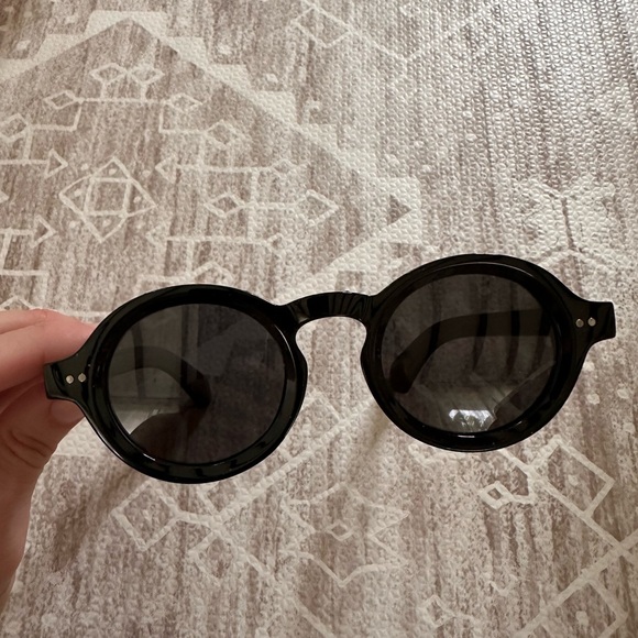 Ray-Ban & more Stylish Black, Brown, and Pink Glasses Set - Picture 5 of 8